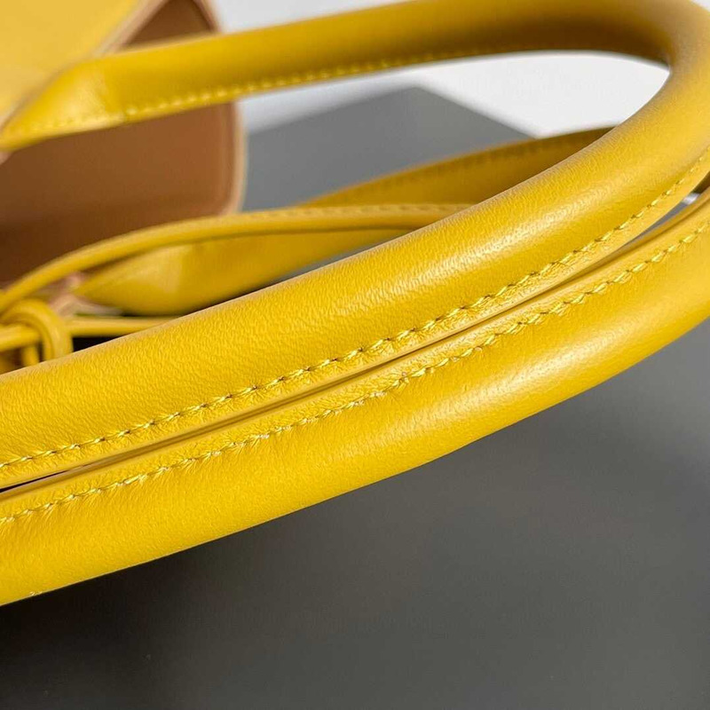 Bo*te*ga ve*ne*ta arco lambskin leather tote bag yellow