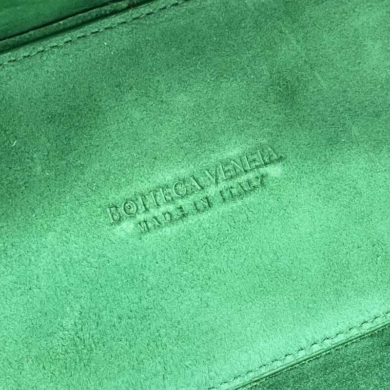 Bo*te*ga ve*ne*ta arco lambskin leather tote bag green