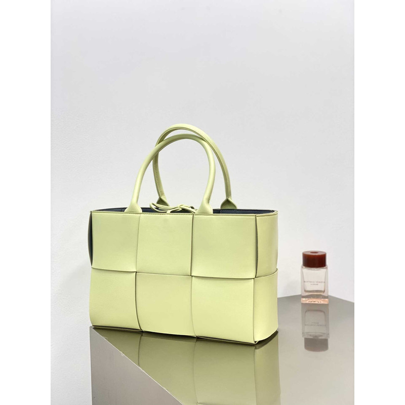 Bo*te*ga ve*ne*ta arco lambskin leather tote bag yellow