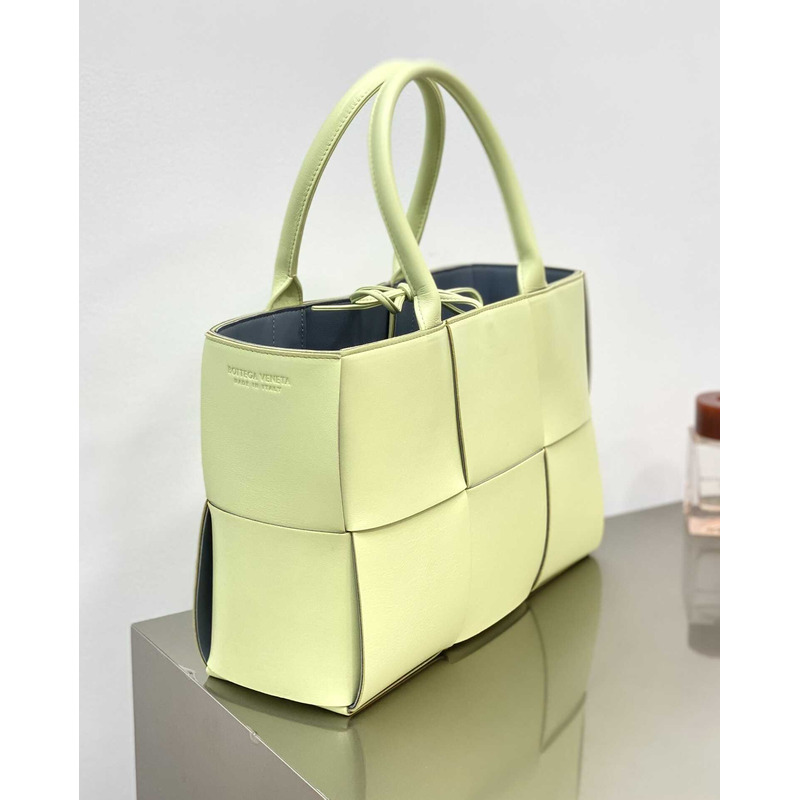 Bo*te*ga ve*ne*ta arco lambskin leather tote bag yellow