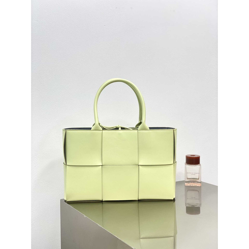 Bo*te*ga ve*ne*ta arco lambskin leather tote bag yellow