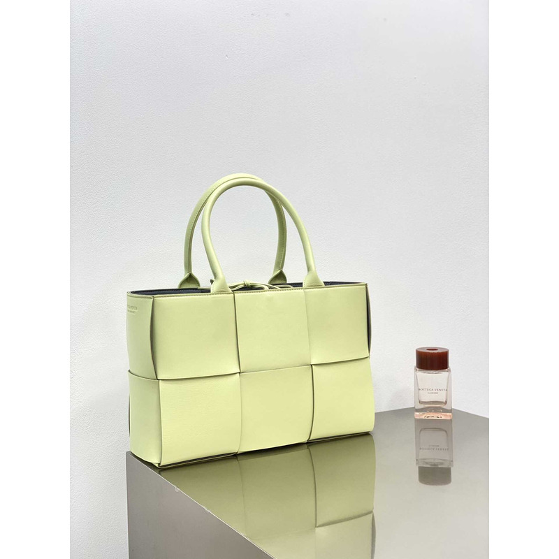 Bo*te*ga ve*ne*ta arco lambskin leather tote bag yellow