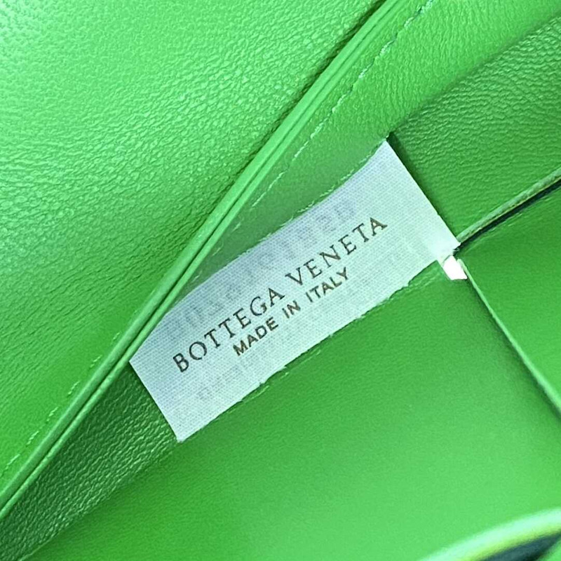 Bo*te*ga ve*ne*ta arco lambskin leather tote bag green