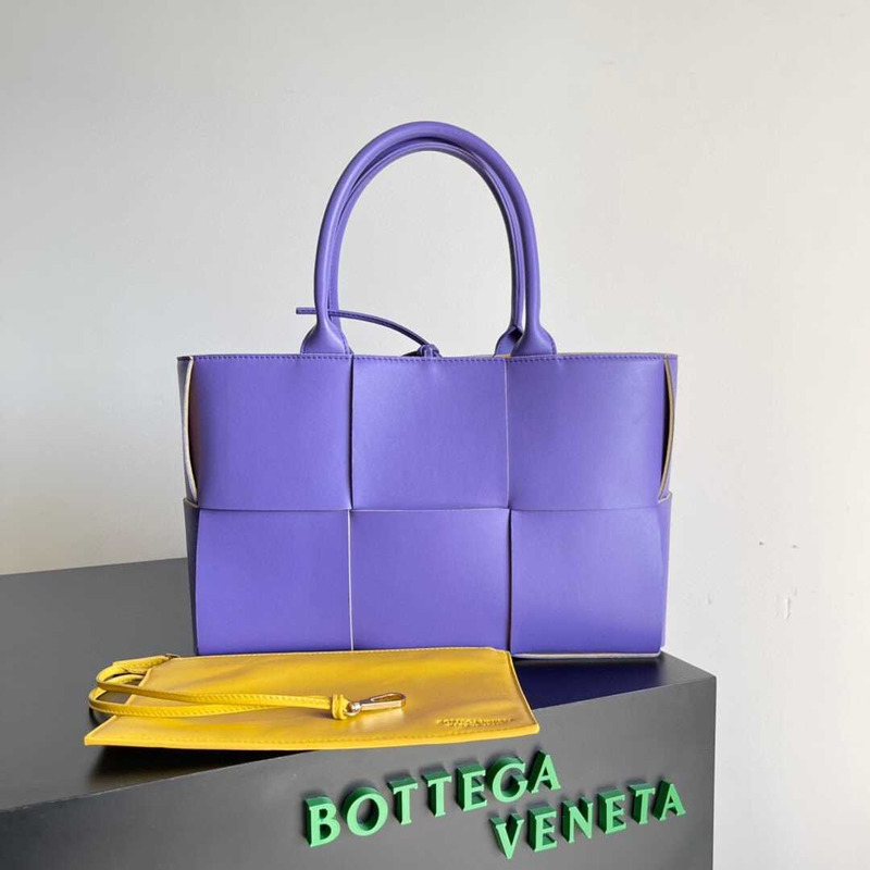 Bo*te*ga ve*ne*ta arco lambskin leather tote bag purple