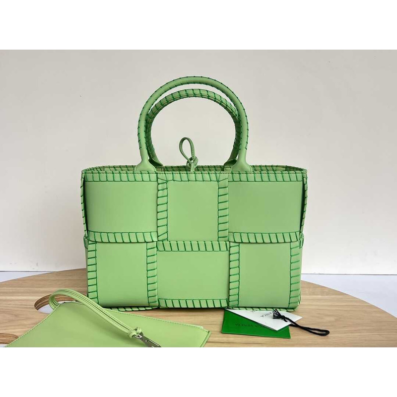 Bo*te*ga ve*ne*ta small intreccio leather arco tote bag wasabi