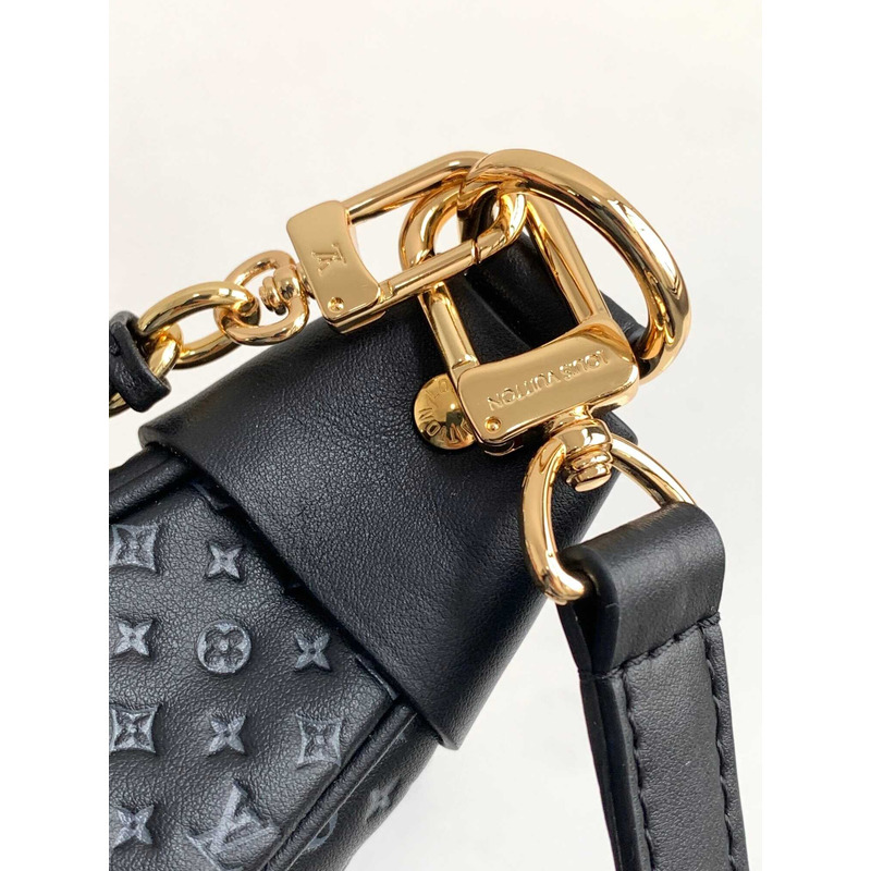 l**is V*t*n loop calfskin leather black