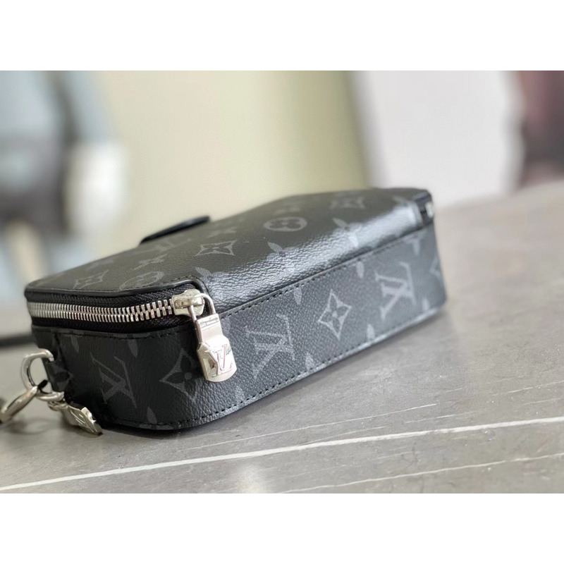 l**is V*t*n alpha wearable wallet