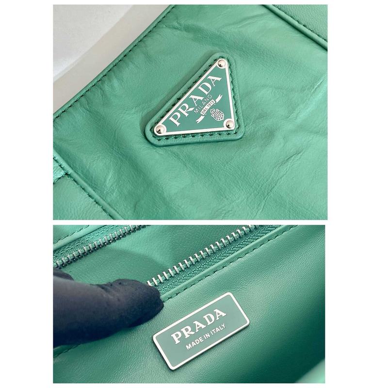 Pra*a logo-plaque tote bag green