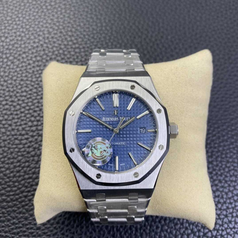 Audemars Piguet Royal Oak Ref 15400ST.OO Stainless Steel Wristwatch With Date