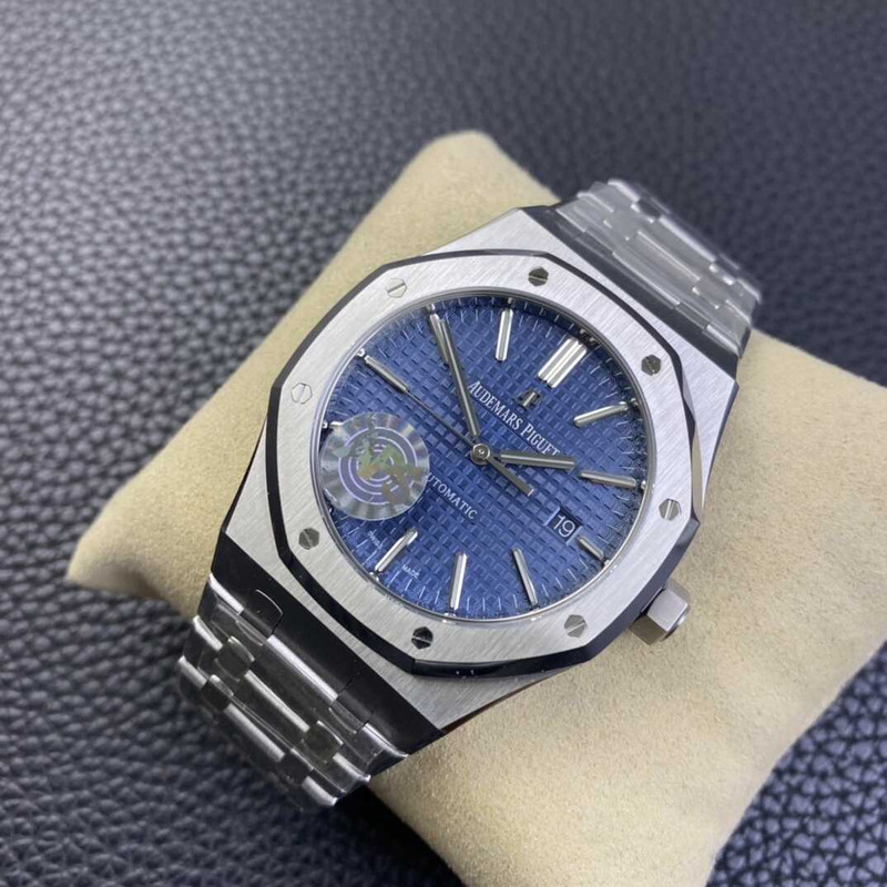 Audemars Piguet Royal Oak Ref 15400ST.OO Stainless Steel Wristwatch With Date