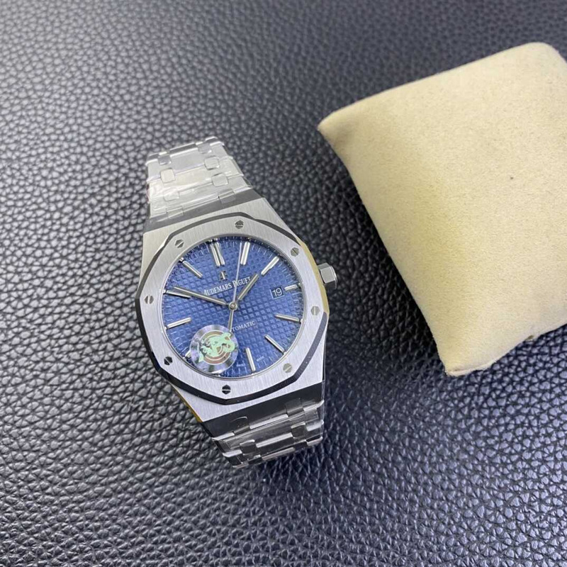 Audemars Piguet Royal Oak Ref 15400ST.OO Stainless Steel Wristwatch With Date