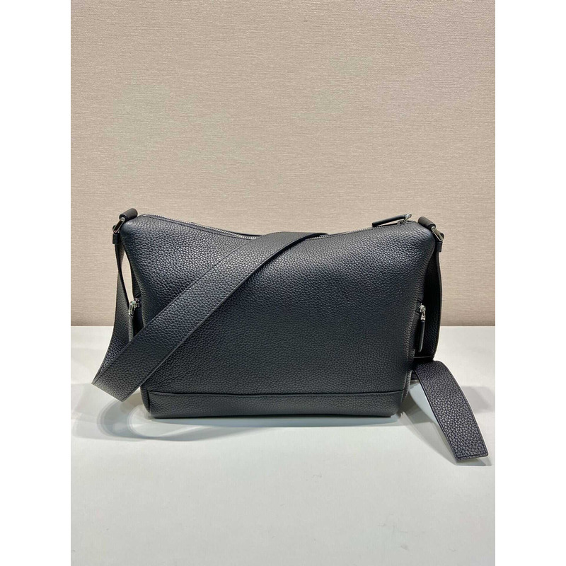 Pra*aPra*a leather bag with shoulder strap black