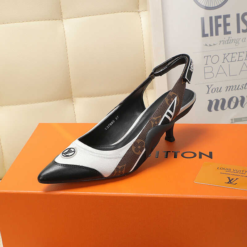 l**is V*t*n archlight slingback pump white