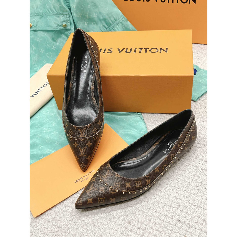 l**is V*t*n signature flat ballerina monogram