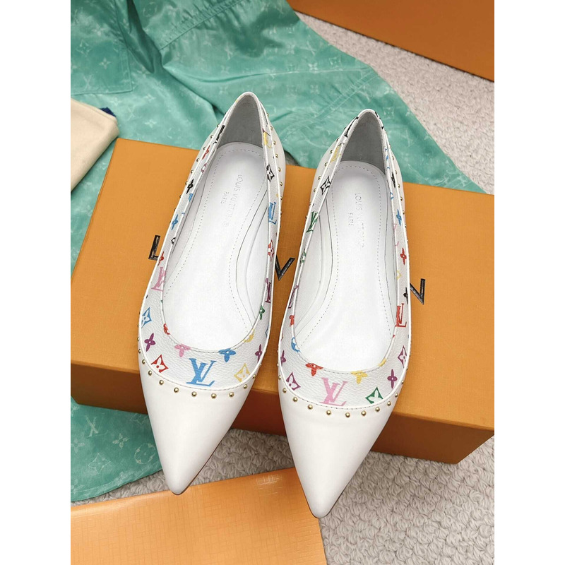 l**is V*t*n signature flat ballerina white