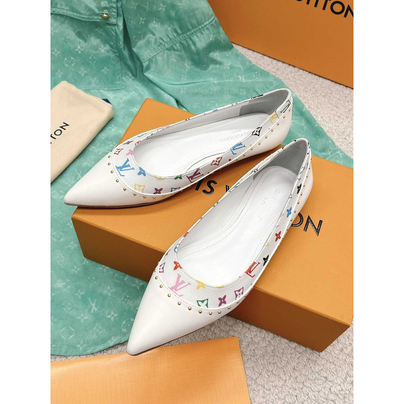 l**is V*t*n signature flat ballerina white