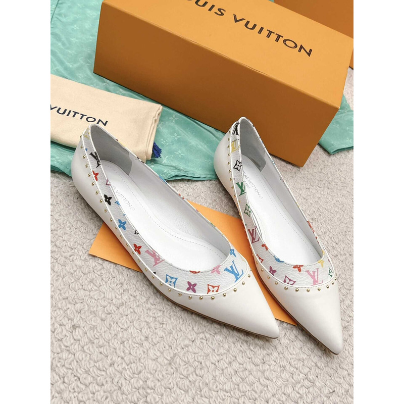 l**is V*t*n signature flat ballerina white