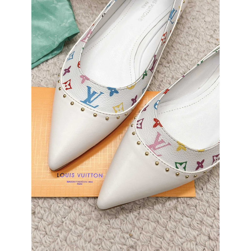 l**is V*t*n signature flat ballerina white