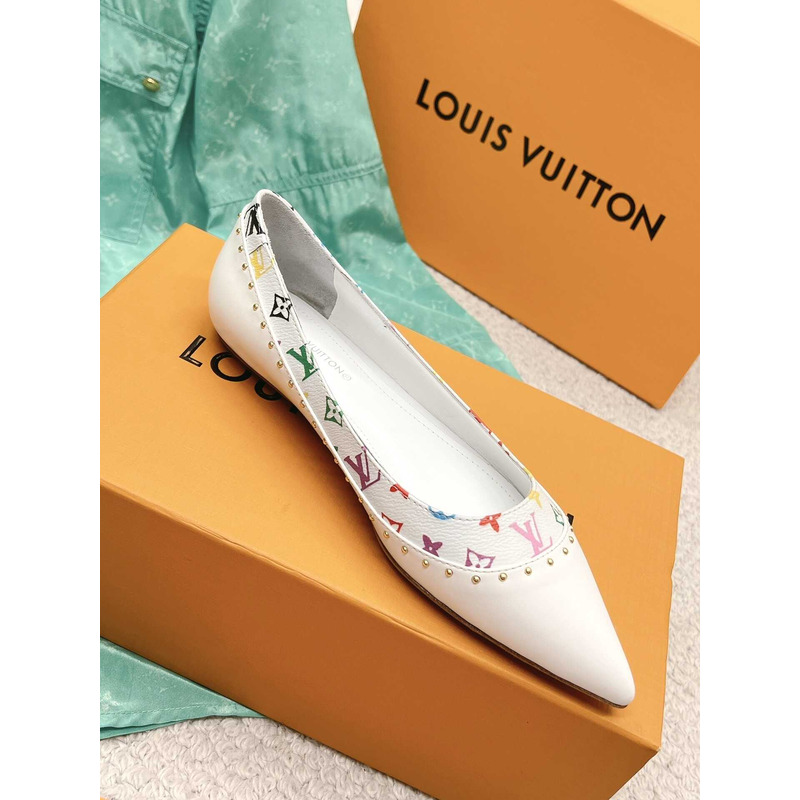 l**is V*t*n signature flat ballerina white