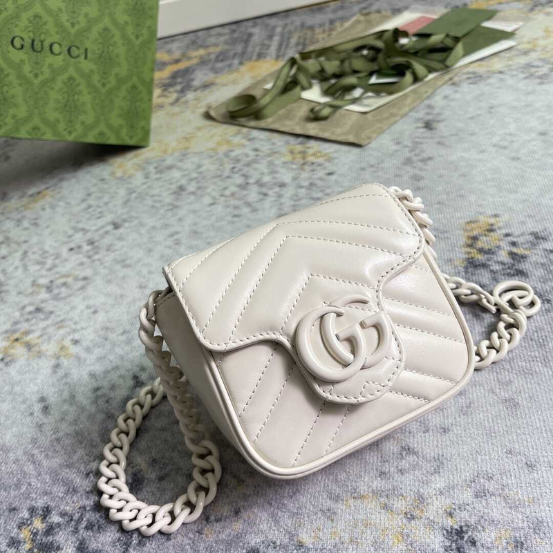 G*u*i gg marmont matelassé belt bag white