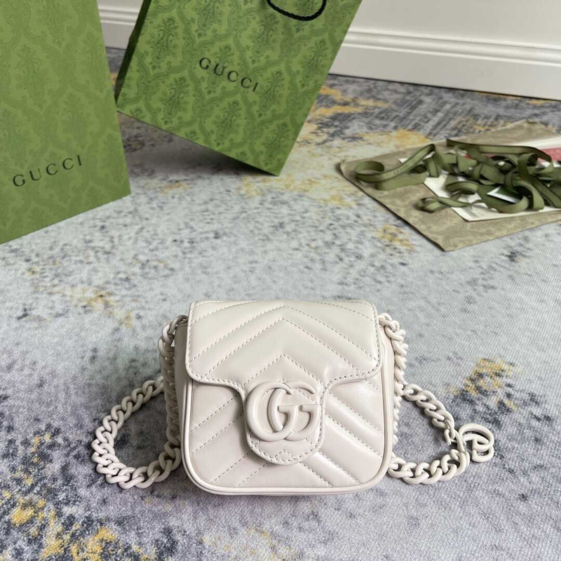 G*u*i gg marmont matelassé belt bag white