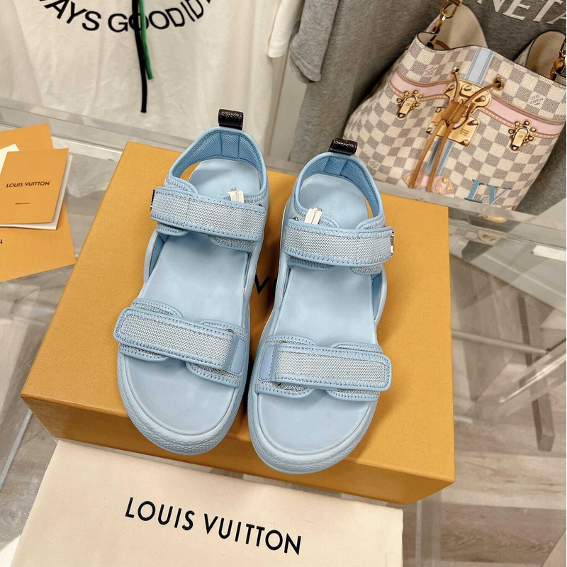 l**is V*t*n archlight sandal light blue