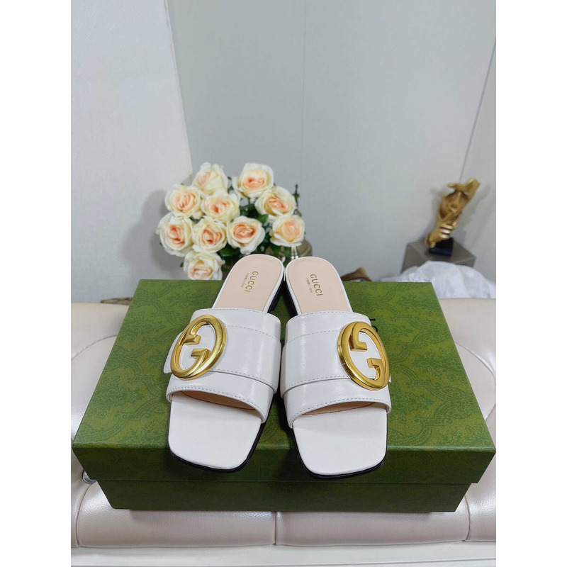 G*u*i women\''s interlocking g slippers white