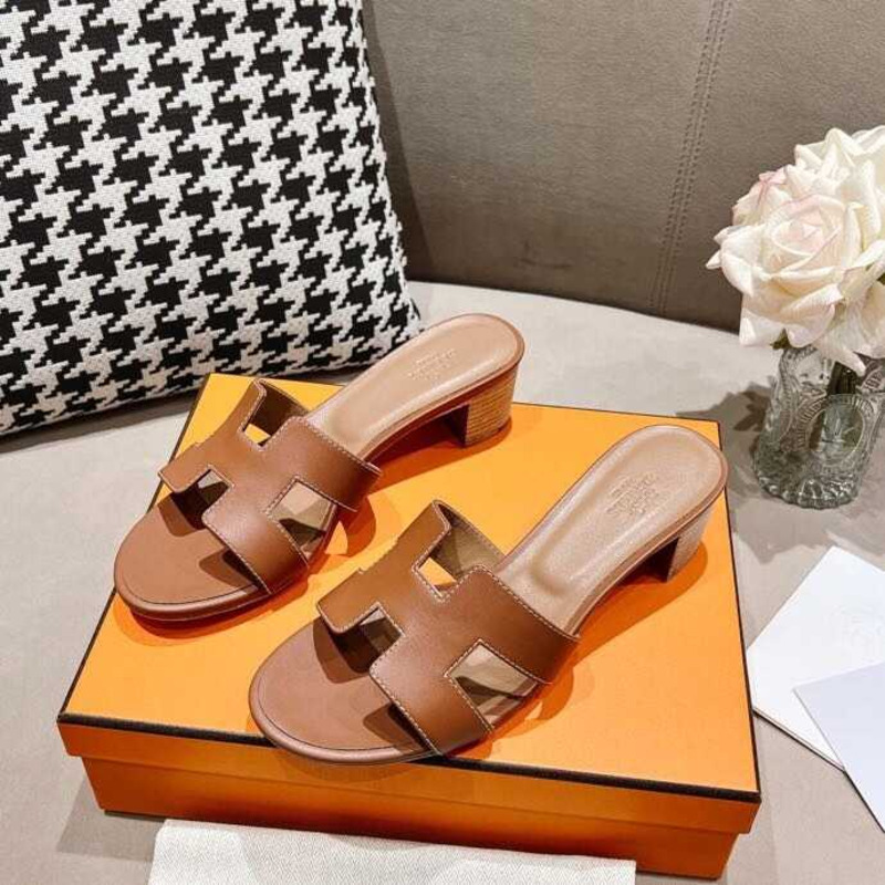 H**mes calfskin oasis sandals