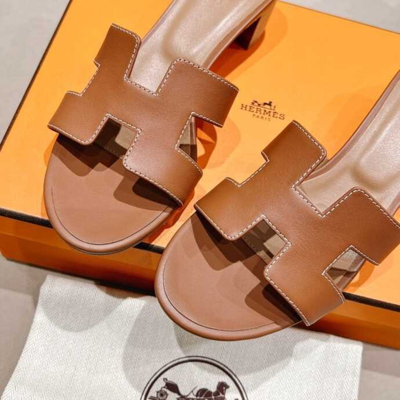 H**mes calfskin oasis sandals