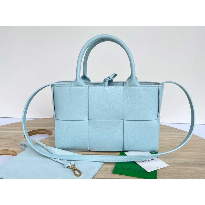 Bo*te*ga ve*ne*ta mini arco tote bag pale blue