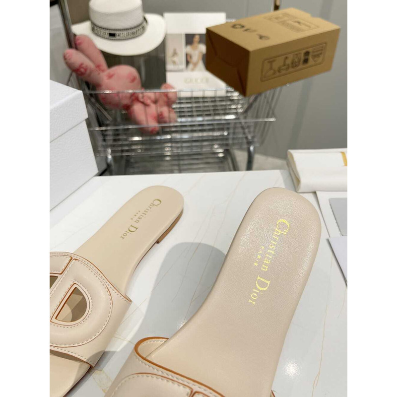 D*or d-club slide calfskin beige