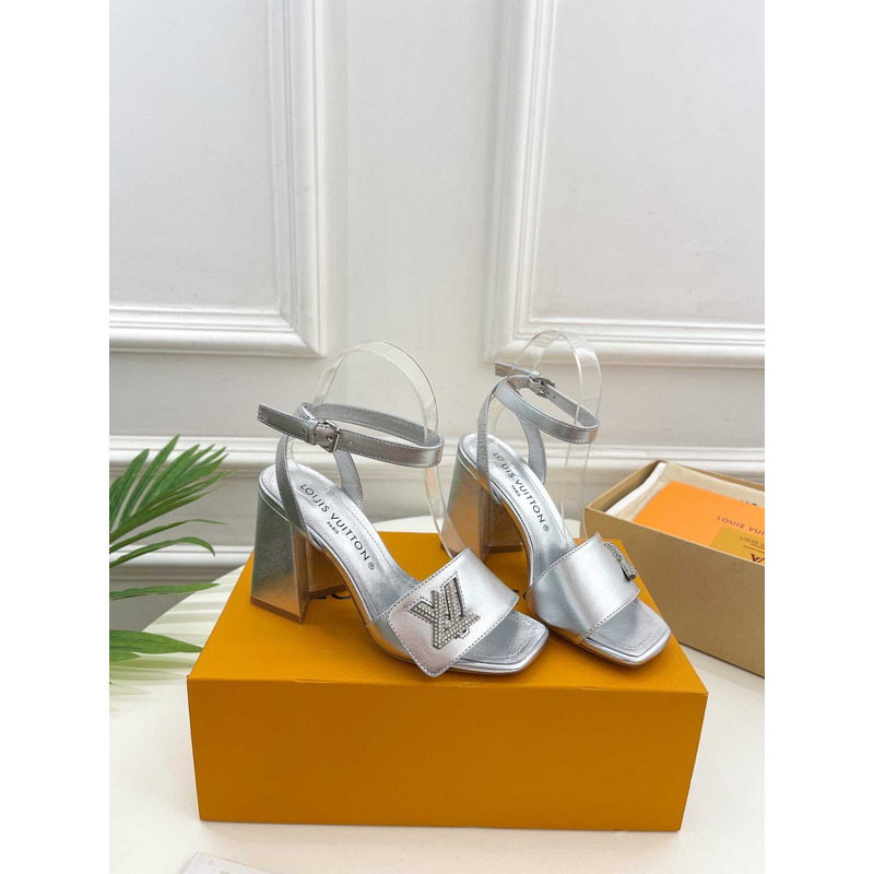 l**is V*t*n shake sandal silver