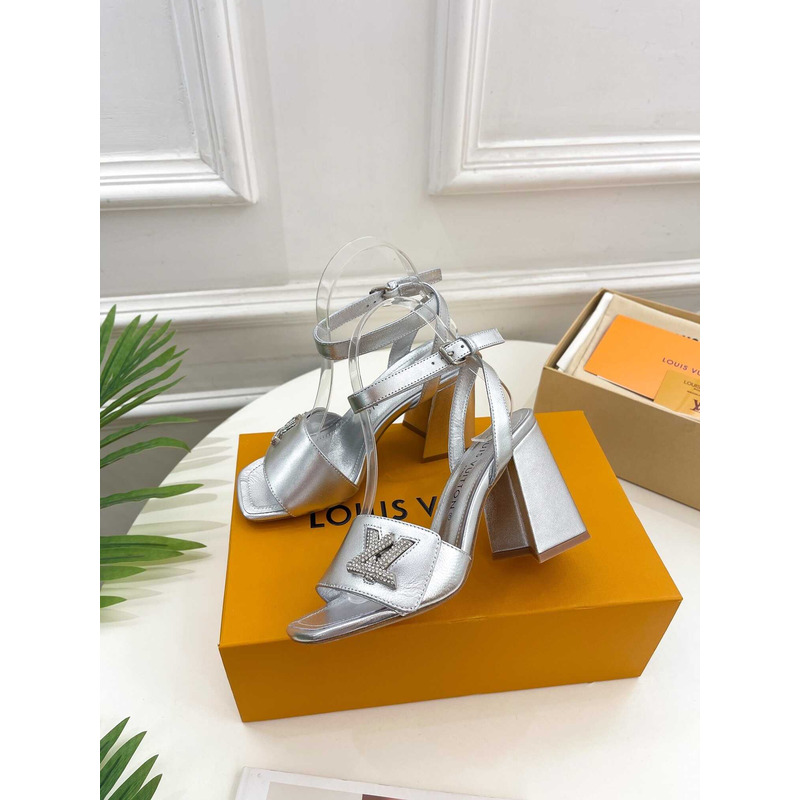 l**is V*t*n shake sandal silver