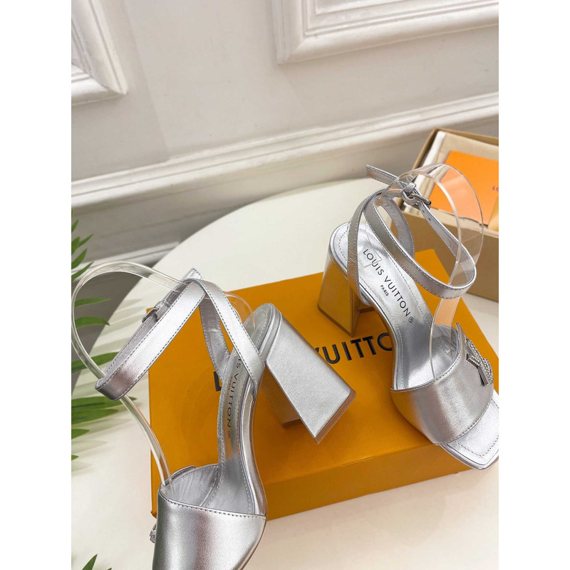 l**is V*t*n shake sandal silver