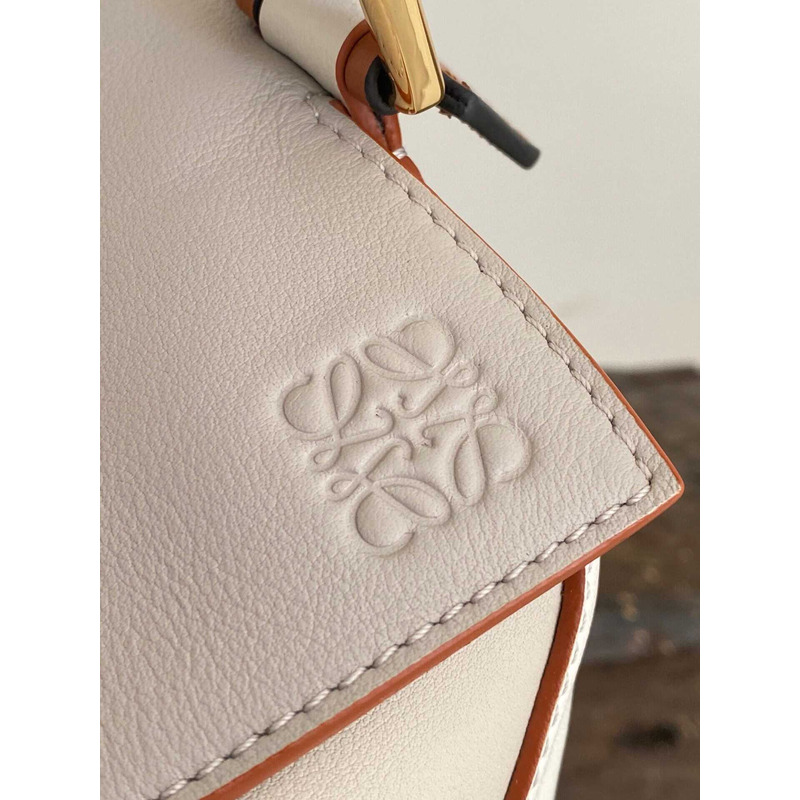 Loewe Puzzle Bag in Classic Calfskin Small White