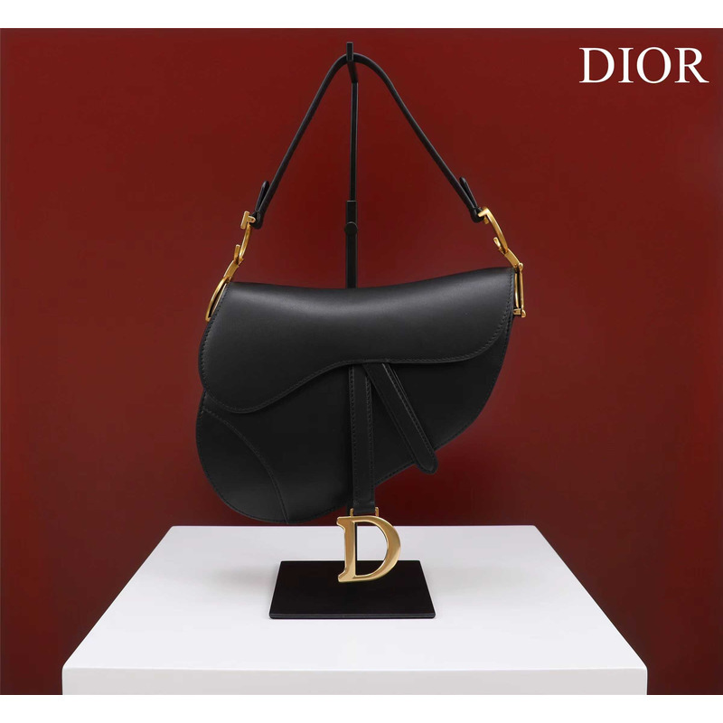 D*or saddle bag medium calfskin gold hardware black