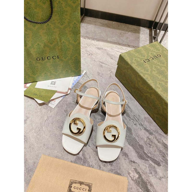 G*u*i logo-plaque leather sandals white