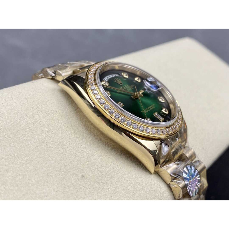 Rolex Day-Date 36 Green Ombre Diamond Bezel