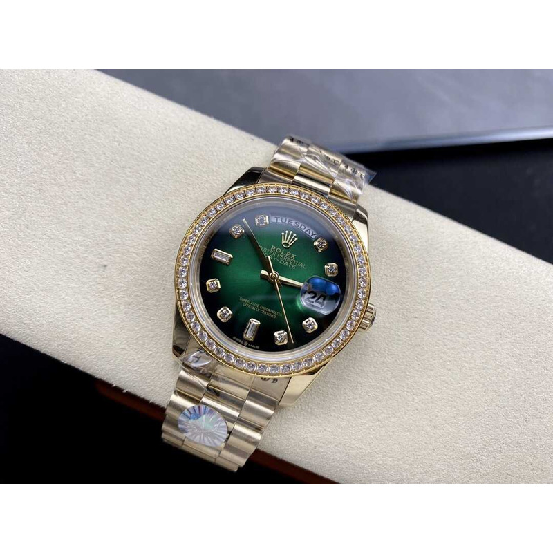 Rolex Day-Date 36 Green Ombre Diamond Bezel