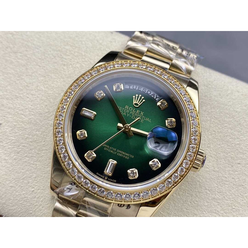 Rolex Day-Date 36 Green Ombre Diamond Bezel