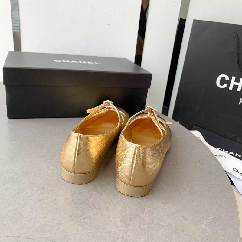 Ch*el round toe party style elegant style logo flats gold and black