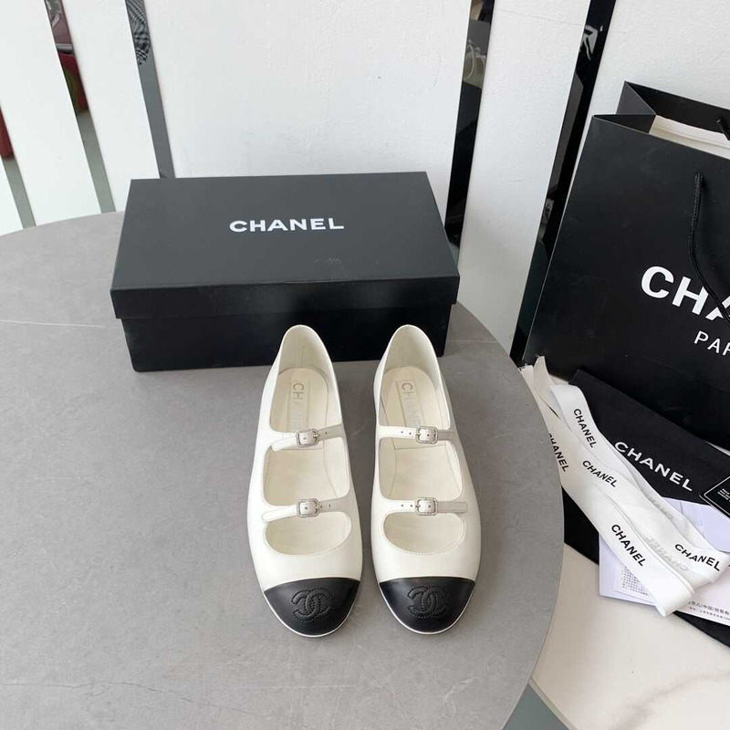 Ch*el round toe party style elegant style logo flats white and black