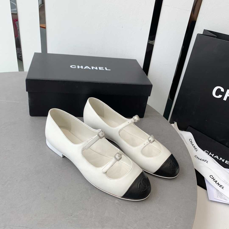 Ch*el round toe party style elegant style logo flats white and black