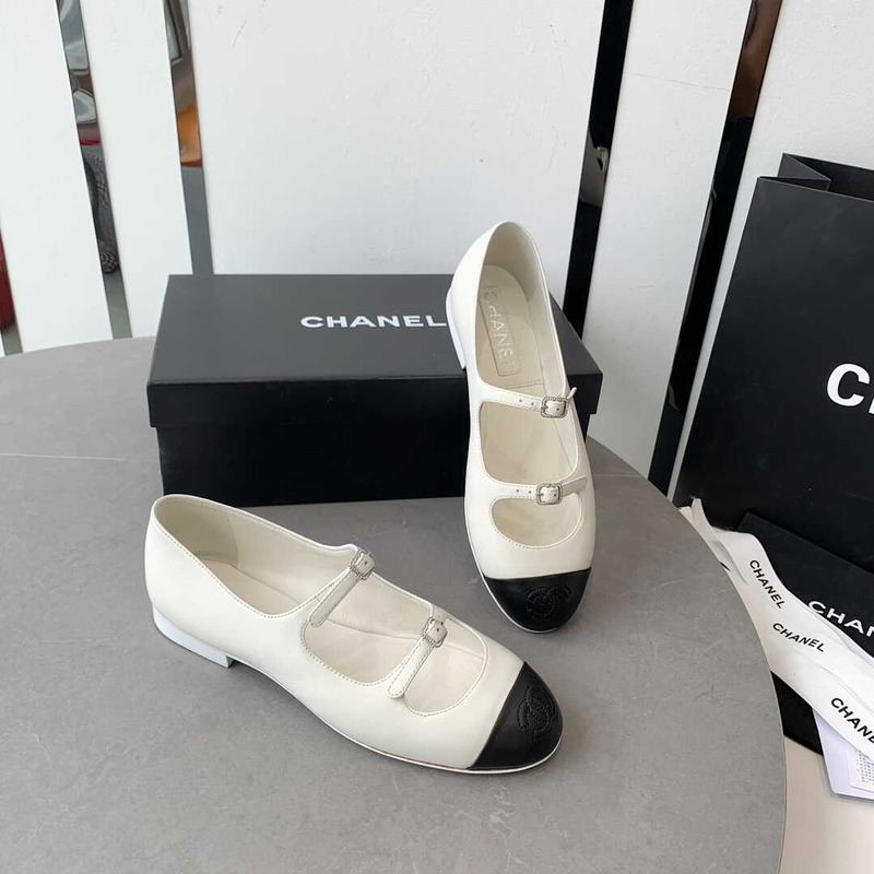 Ch*el round toe party style elegant style logo flats white and black