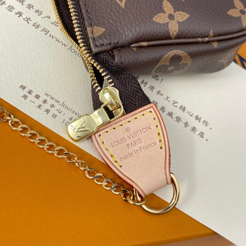 l**is V*t*n pochette accessories monogram