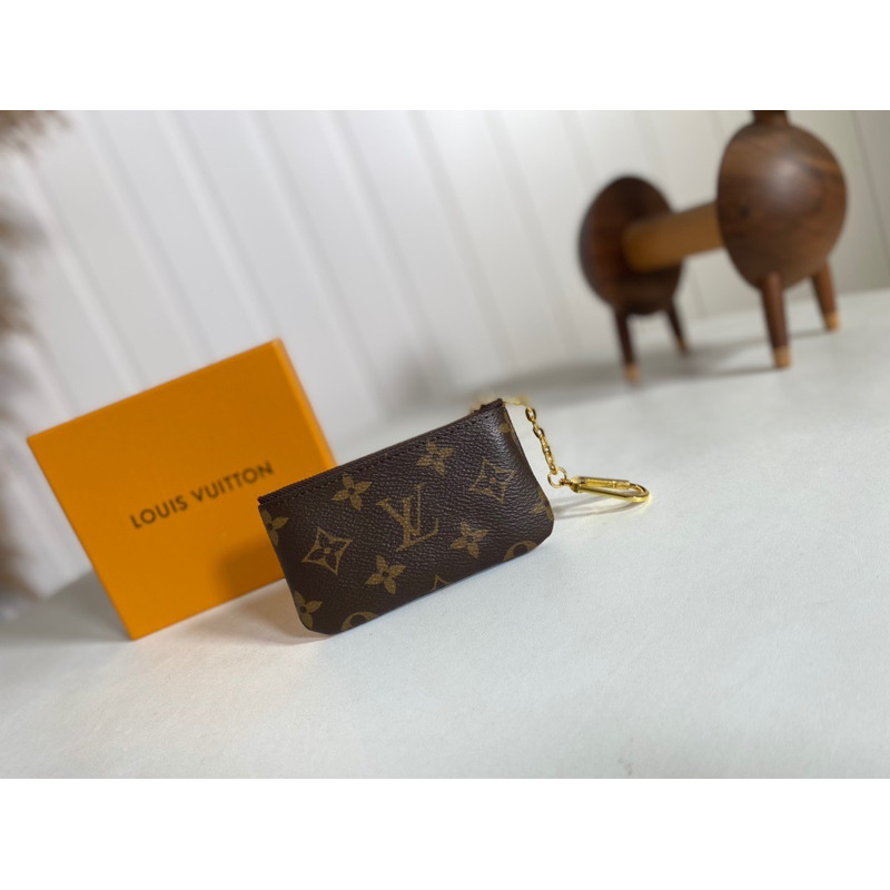 l**is V*t*n pochette cles monogram