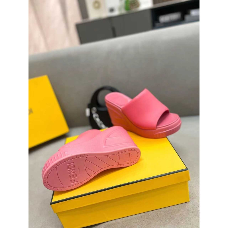 F**di fashion show nappa leather sandals pink