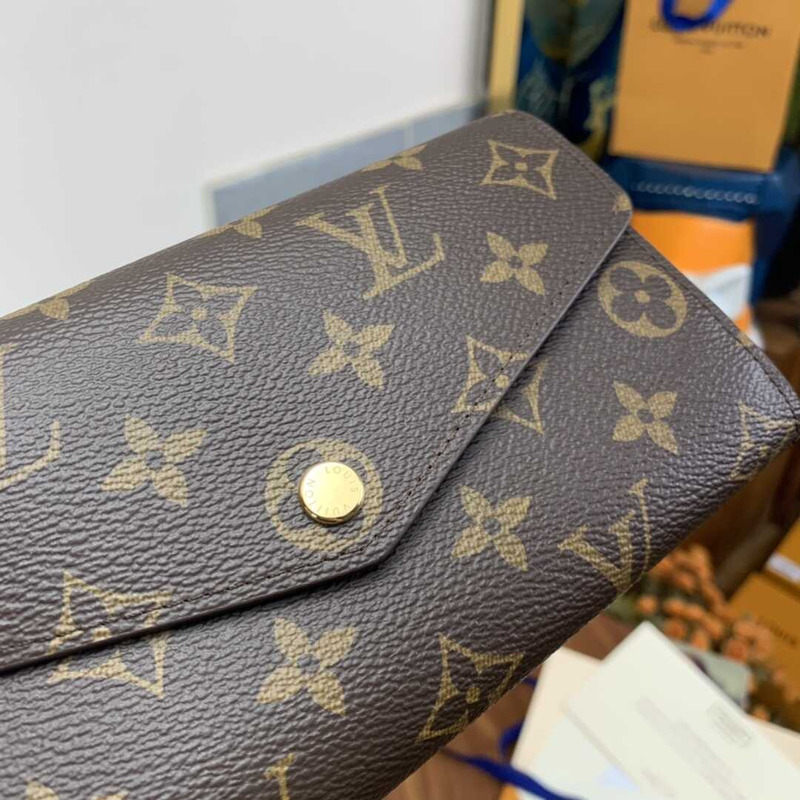 l**is V*t*n sarah wallet monogram