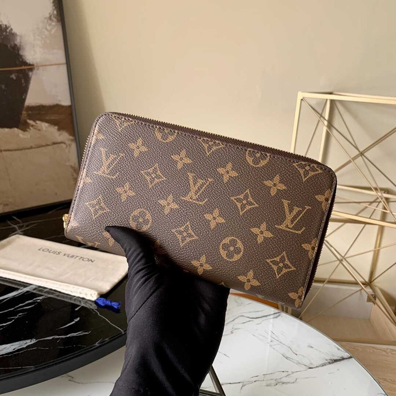 l**is V*t*n zipper wallet brown