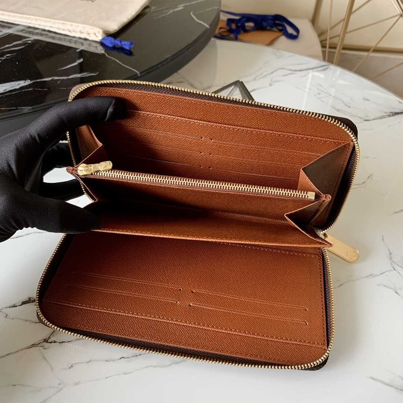 l**is V*t*n zipper wallet brown